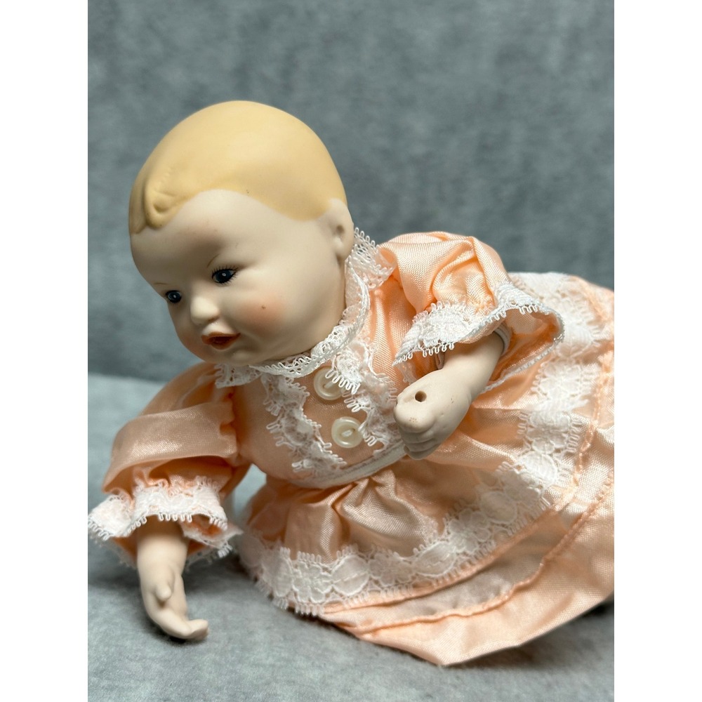 Yolando Bello Vintage 1994 Porcelain Baby Doll Girl Peach Lace Dress Excellent